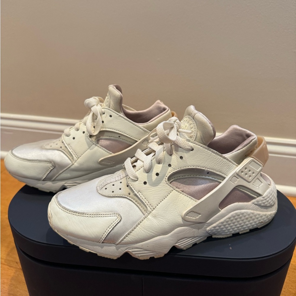 Women’s Nike Huraches